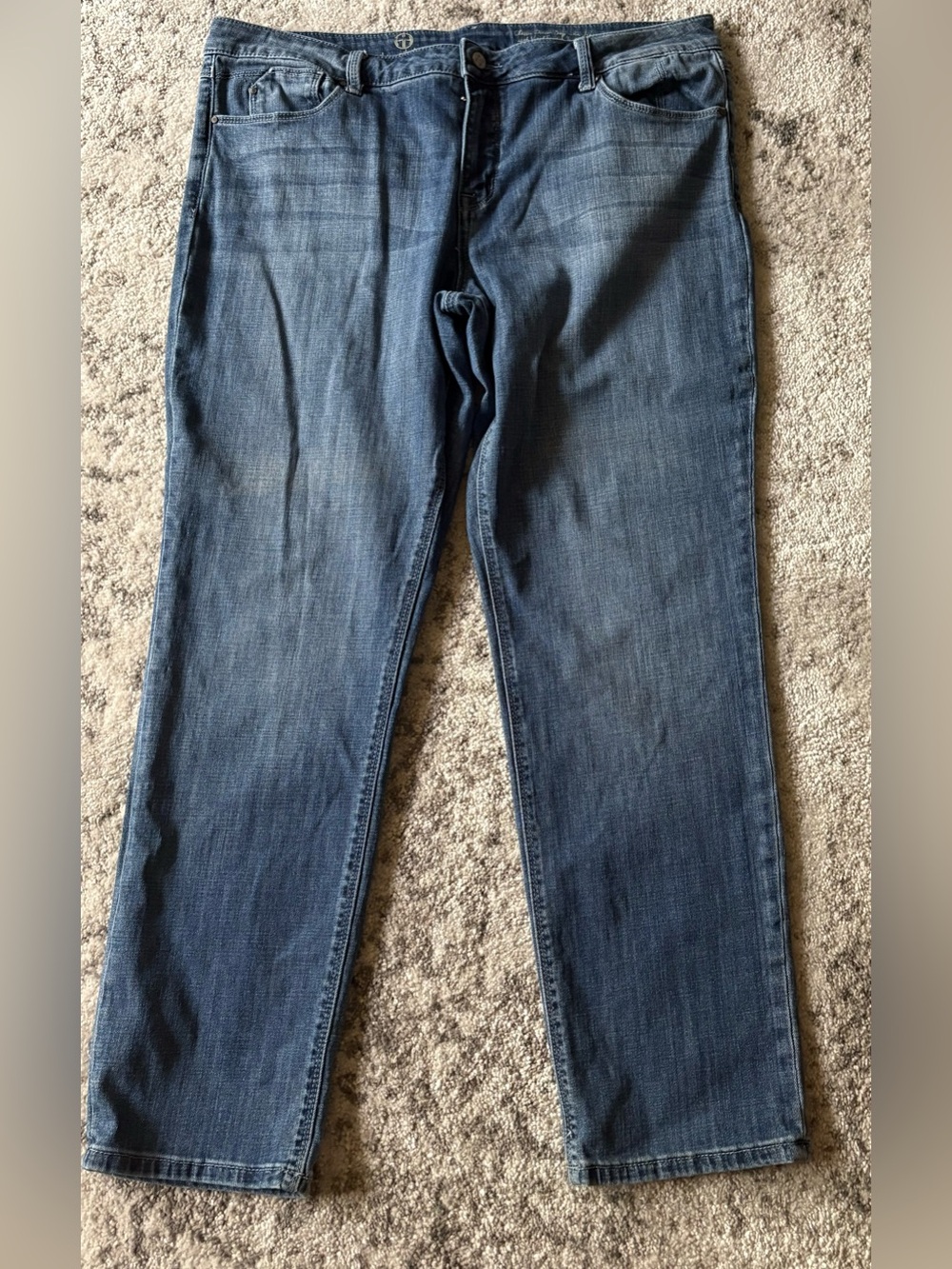 Hot in Hollywood women’s distressed Blue Straight Jeans 16